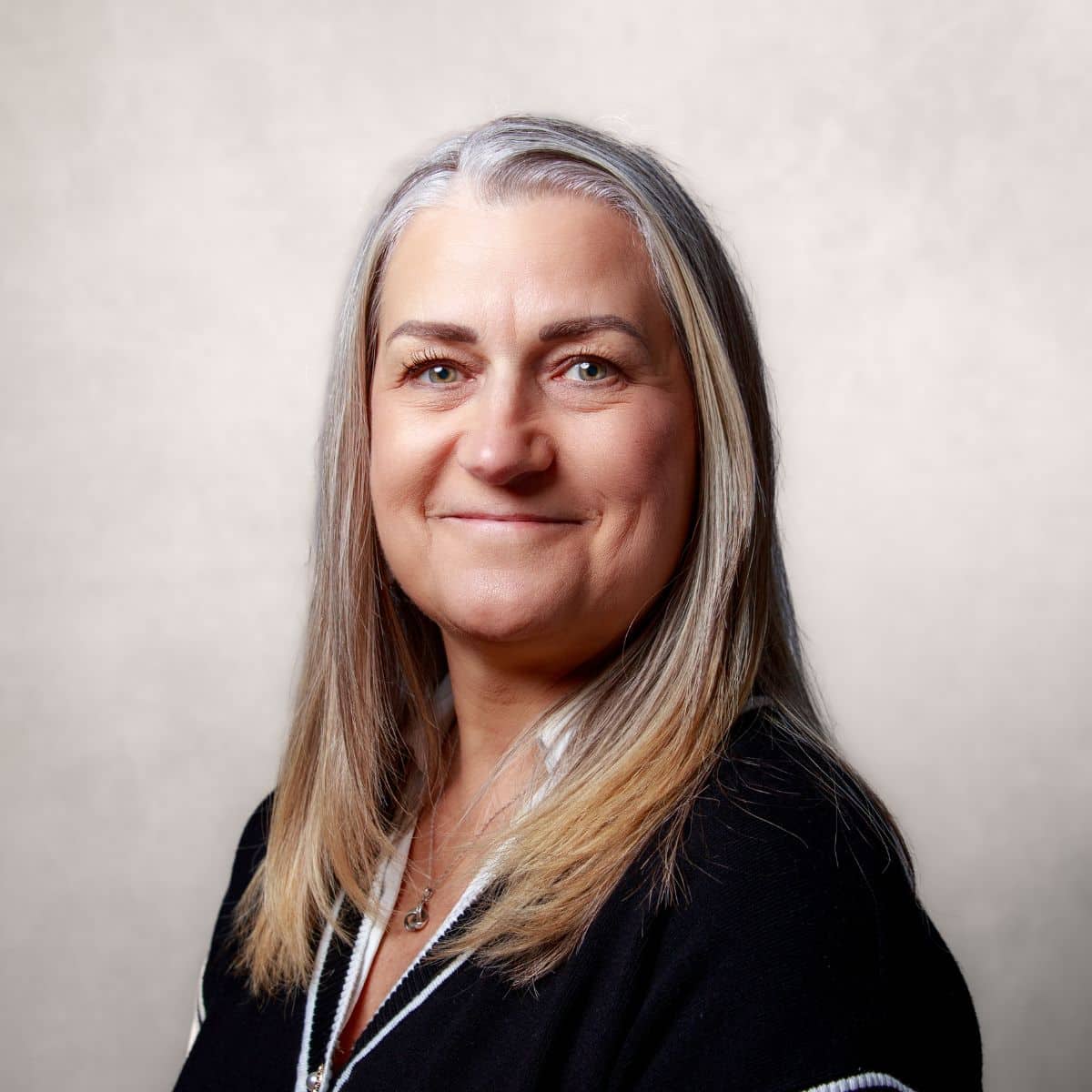 Head shot of Nancy Newell